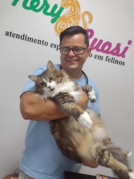 Ricardo Nery Veterinário Especializado em Felinos